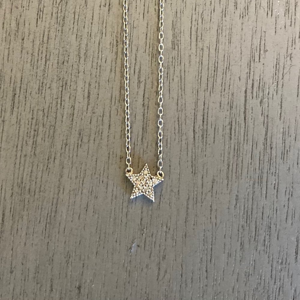 Star diamond pendant
